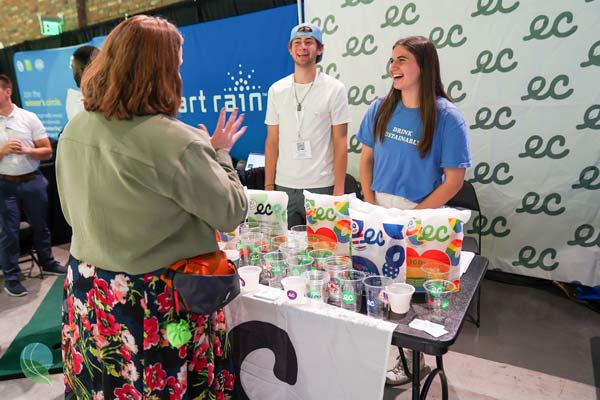 Student finally meets founders of eco friendly cups