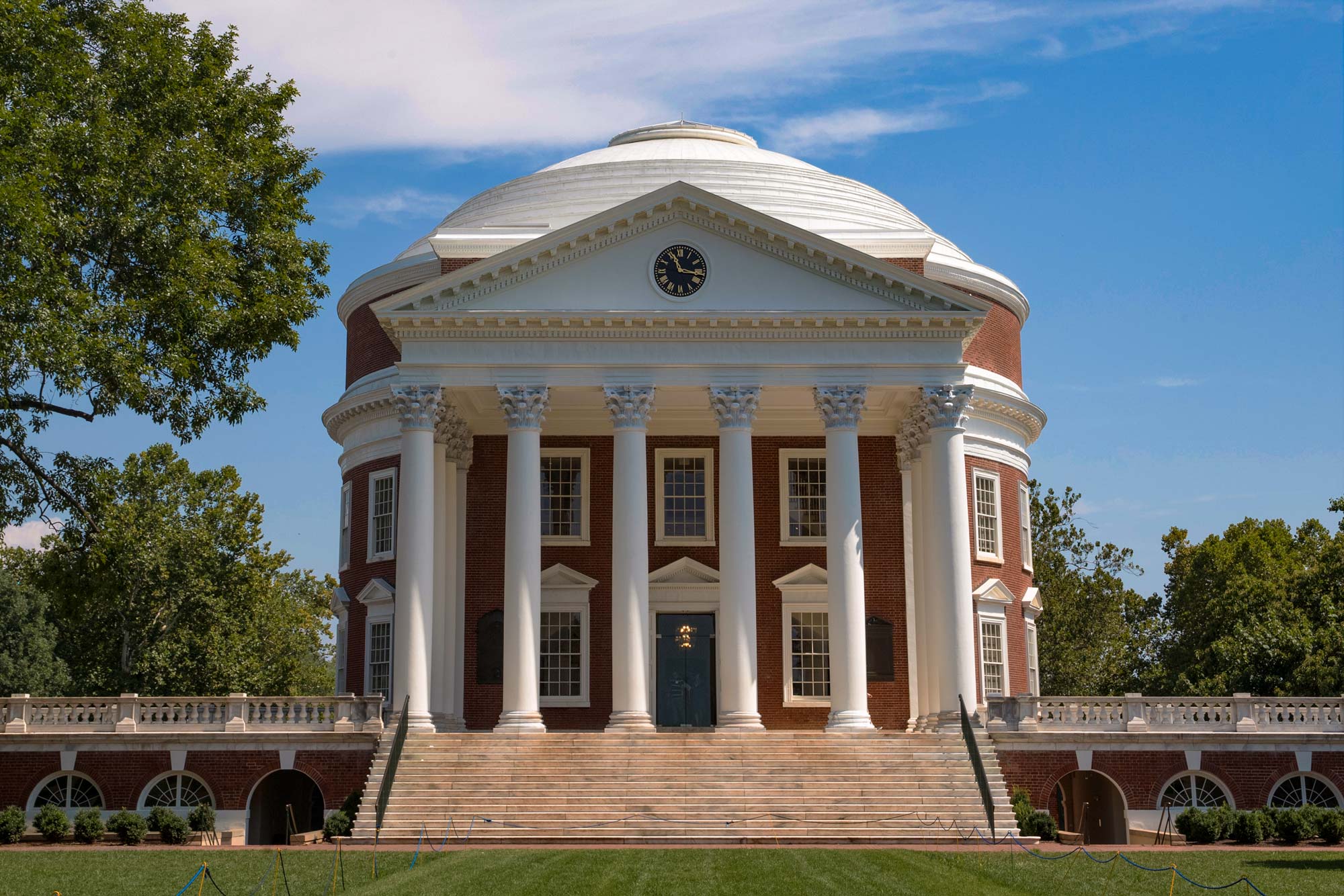UVA Announces That All Students, Regardless of Citizenship Status, Are Eligible to Enroll